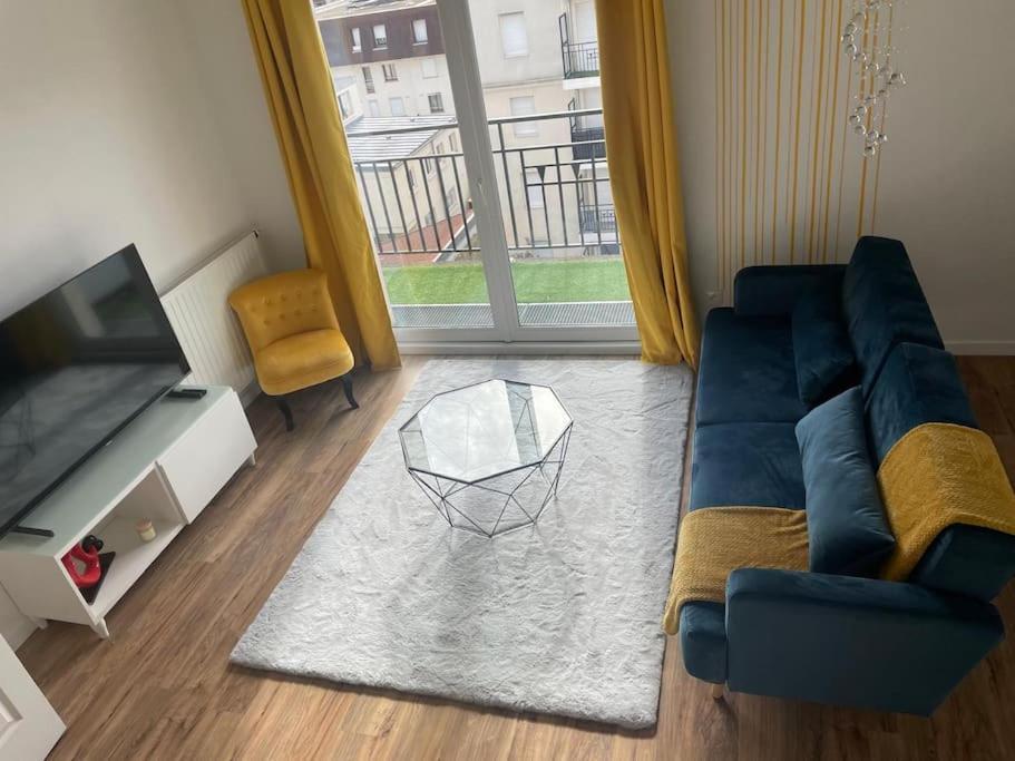 Appartement 3P Gare Terrasse Et Parking Prive 프랑콩빌 외부 사진